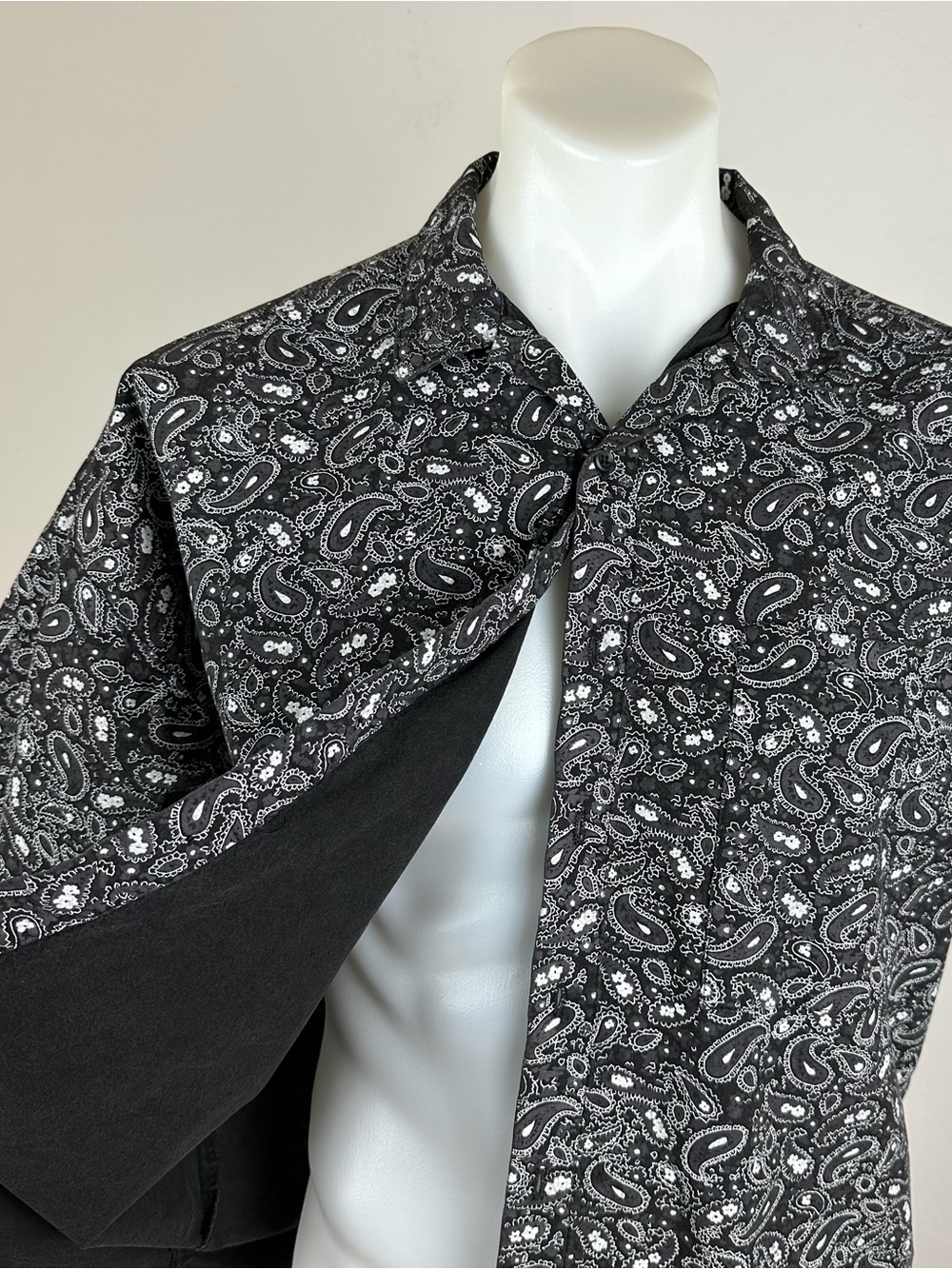 Frank Men’s Black and White Paisley Shirt